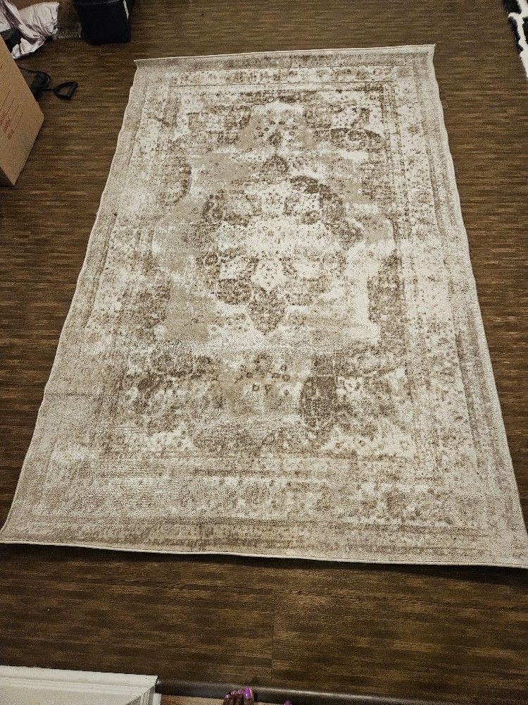 Beige 5×8 Rectangular Area Rug