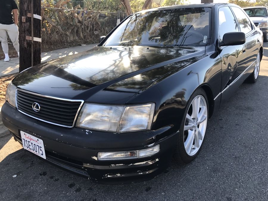 1996 Lexus LS400. Clean title. Registration renewed 2019.