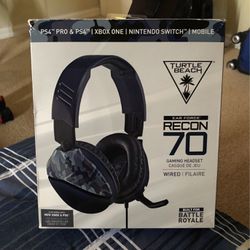 Ear Force Recon 70 Gaming Headset (Flip to mute microphone and Adjustable headstrap)