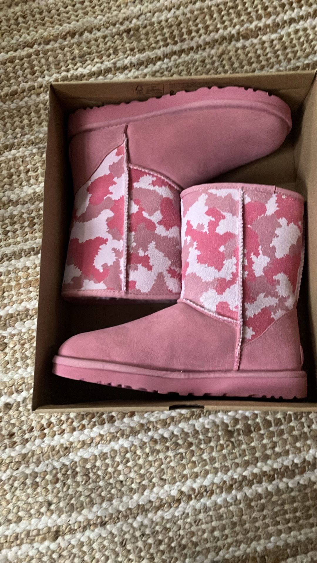 UGG Women’s Classic Mini Jagged Camo Suede Boot Bootie Pink Size 9