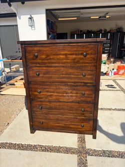 Solid Wood 5 Drawer Dresser