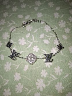 Womans silver lou bracelet
