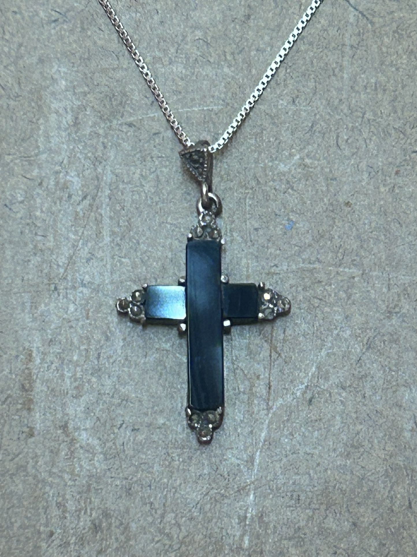 Vintage STERLING SILVER Onyx (Black) “CROSS” Pendant & Necklace 👀 (please read description)