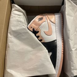 Brand New Jordan 1 Mid Pink  GS“Crimson Tint” Size 6.5Y