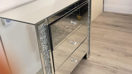 Aki-home Silver Sparkling Crystal Dresser
