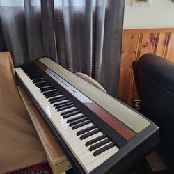 Piano Korg SP-250