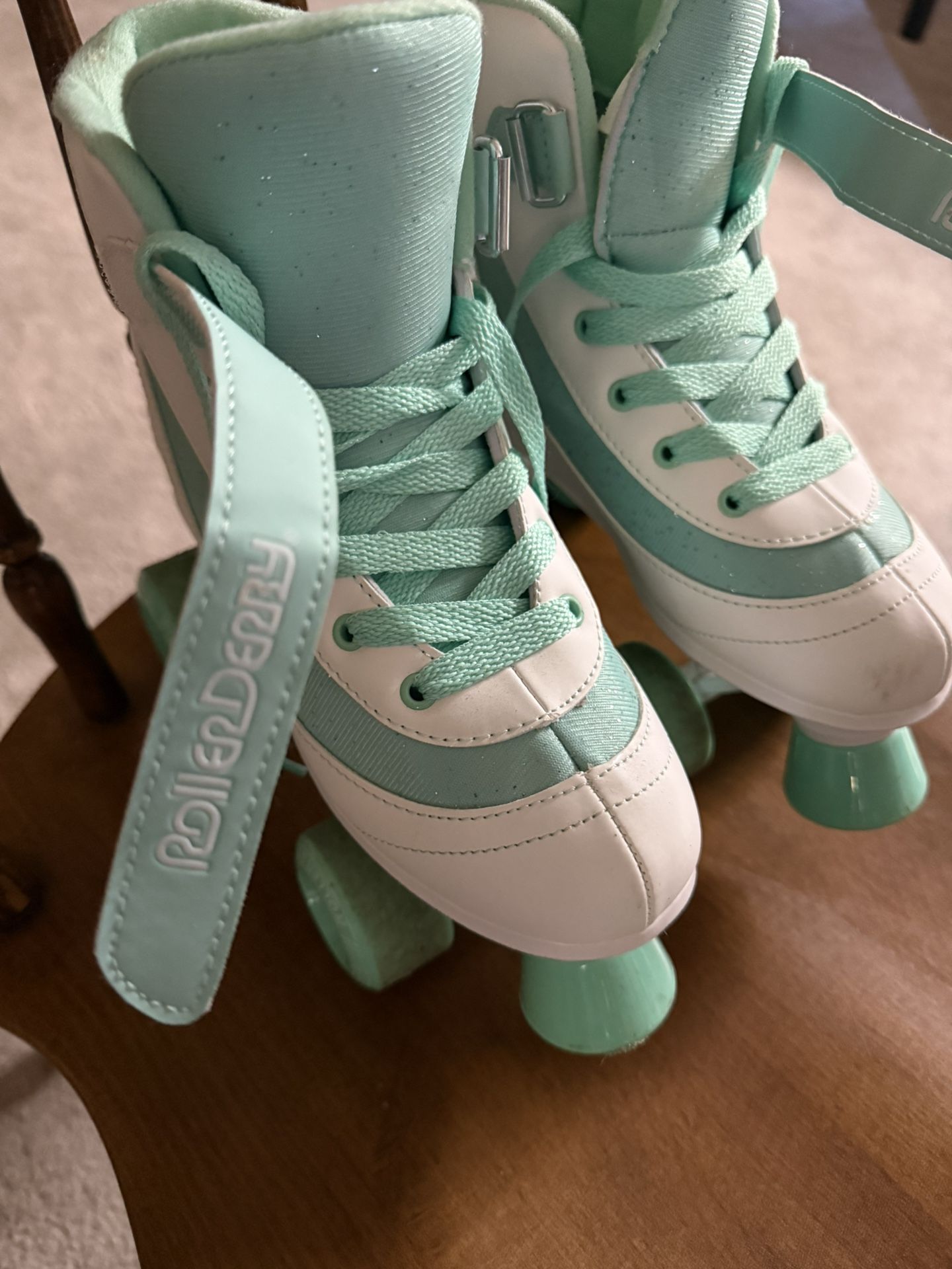 Girls Youth Roller Skates