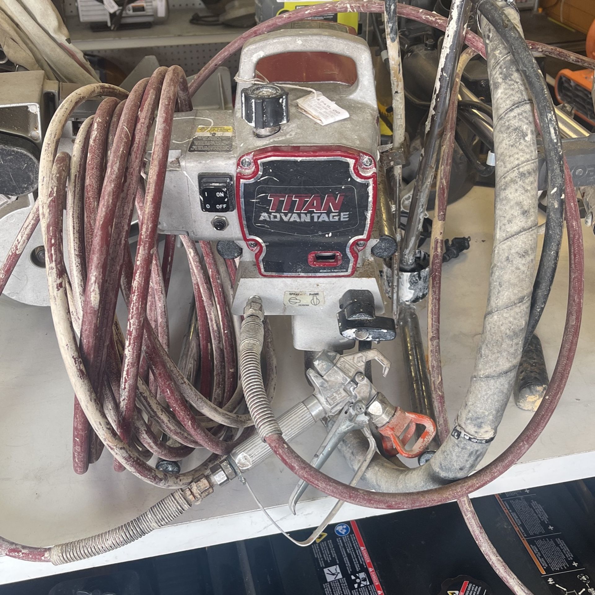 Titan Advantage 400 Paint Sprayer