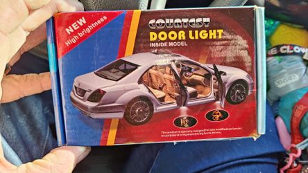 Looking to sale or trade my Courtesy Door Light Inside Model