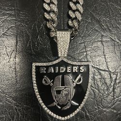 New Las Vegas Raiders Iced Out Silver NFL Football Logo CZ Pendant with 20 or 24 Inch Cuban Chain 