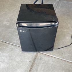 Mini Fridge 