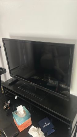 32 Inch POLAROID TV GREAT CONDITION 