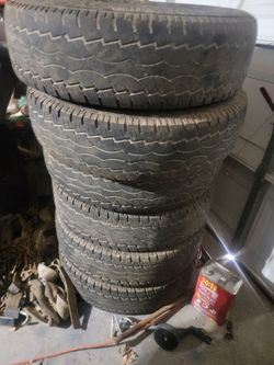 Used Truck Tires LT 215/85r16. 