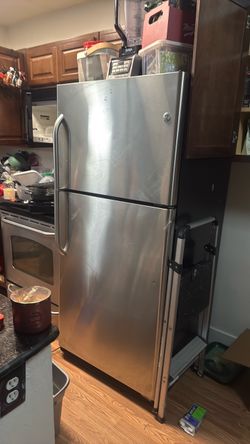 Nice GE Fridge