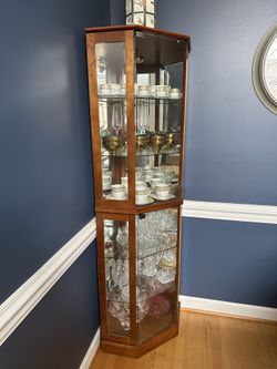 Corner Curio China Cabinet
