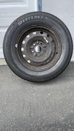 R15 Toyota Rim with New Tire 205/70/R15 96H.