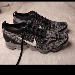 Mens Nike Air Vapor Max Flyknit Sneakers
