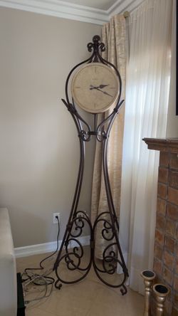 Howard Miller (615-004) Standing Clock