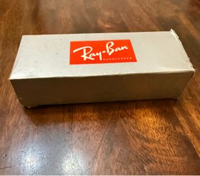 Ray Ban Polarized Chromance sunglasses.  Silver frames/ Green lenses.  Comes with everything and original box