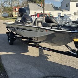 Tracker Pro team 175 TXW Bass Boat