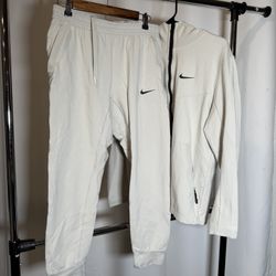 Nike Men’s Sweatsuit