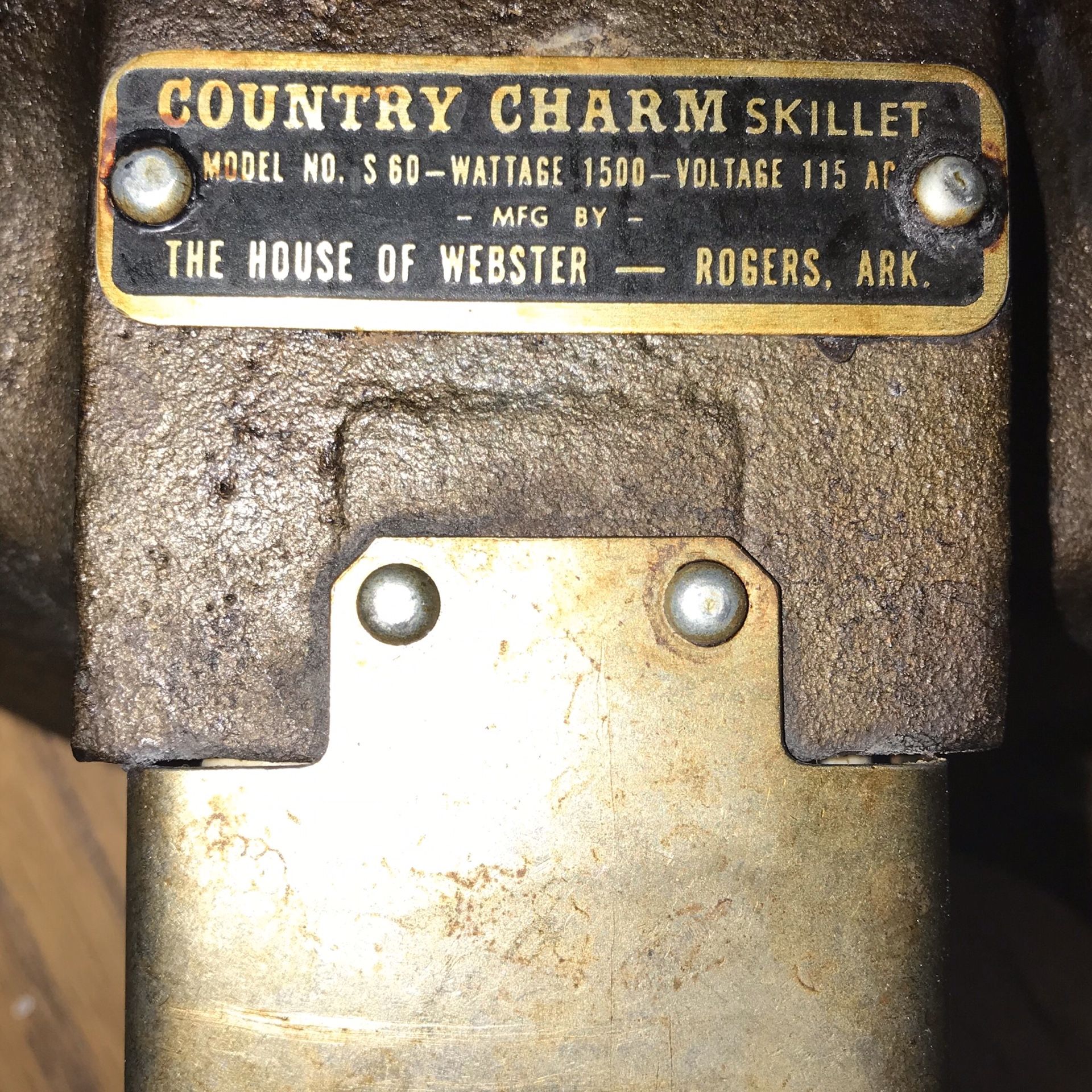 Vintage 1950's Electric Cast Iron Skillet with self basting lid! (Model