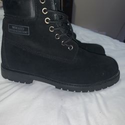 Man’s suede boots