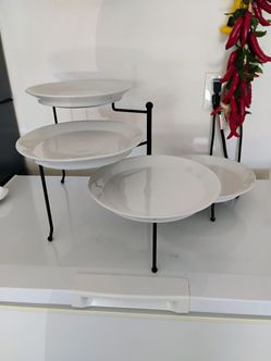 Entertainment dish