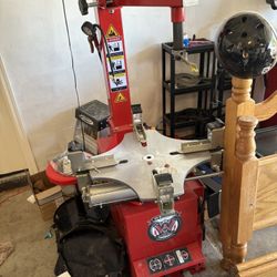 Derek weaver motorcycle tire changer  and balancer and husky 20 gal  air compressor 