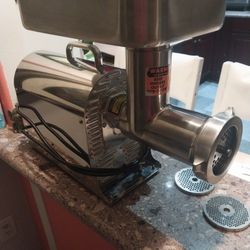 #32 <--- MODEL WESTON MEAT GRINDER IN EXCELLENT CONDITION LIGHTLY USED 