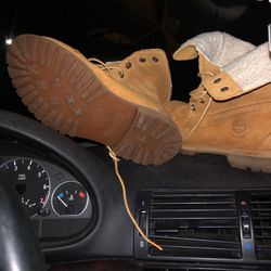 Women’s Timberlands Nice For Inside Definitely Worn, But Great Soul Left On Boots