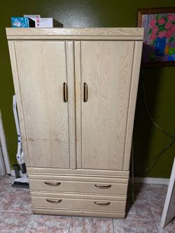Armoire cabinet