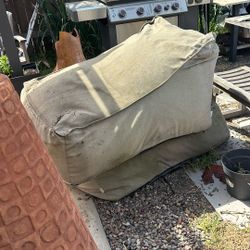 FREE outdoor Loungers