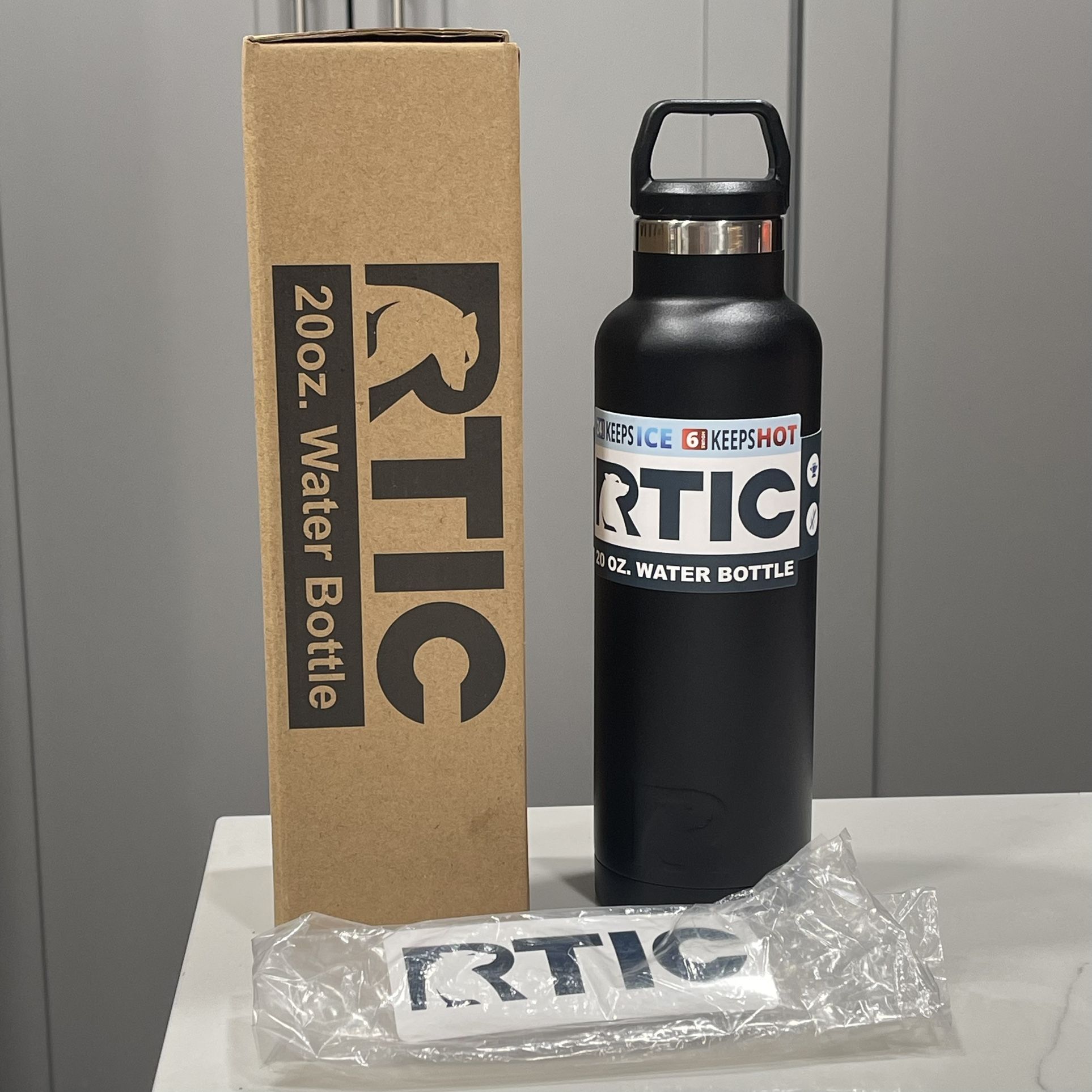 RTIC 20 oz Stainless Steel Double Wall Vacuum Insulated Water Bottle, Charcoal
