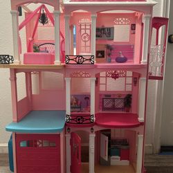 Barbie Dream House 