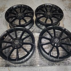 19" Platinum Wheels By Ultra Black Gloss