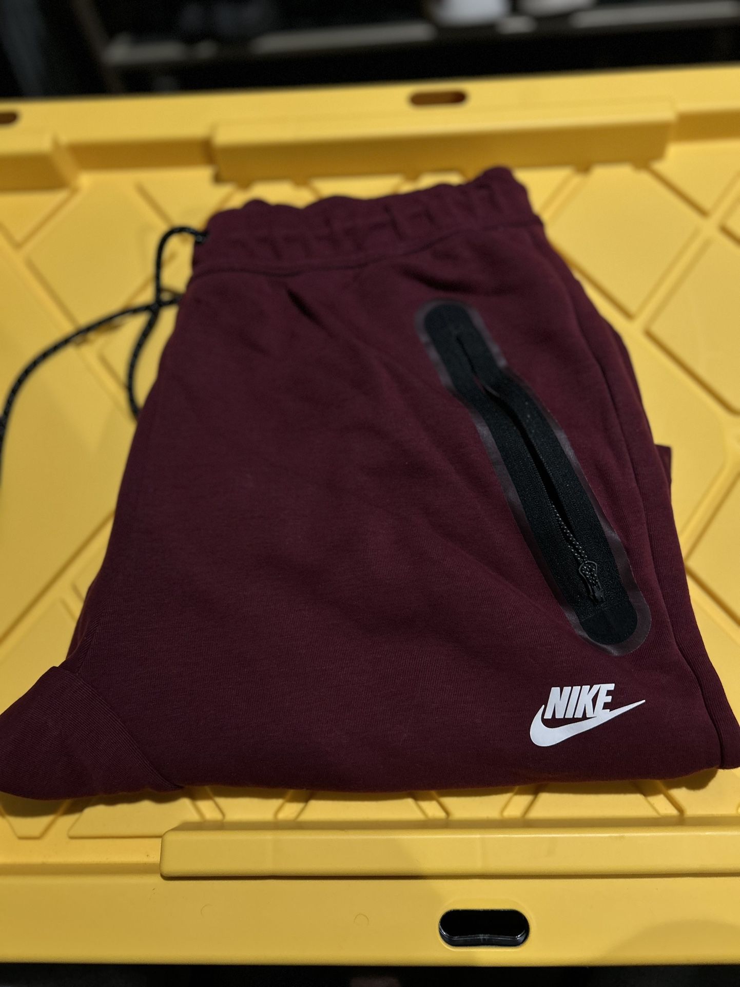 Nike Tech Sweat Pants ( Give Me Offers )