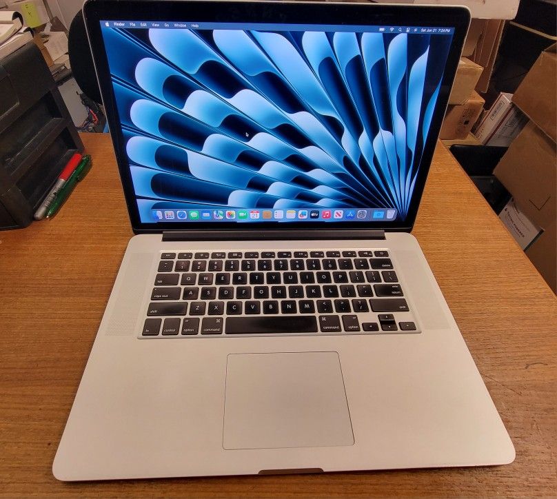 Fixed Price: MacBook Pro Retina 15" Laptop Core i7 Quad-Core/ 16GB/ 256GB SSD macOS Sequoia #0453