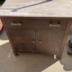 Antique Bath  Cabinet. Guessing Early 1900’s