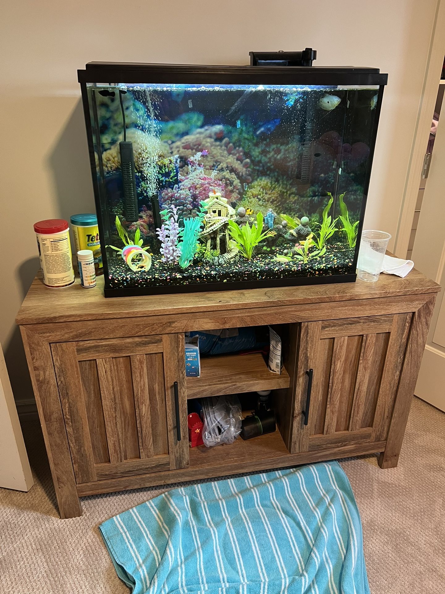 37 Gallon Aquarium Tank Stand And Accessories 