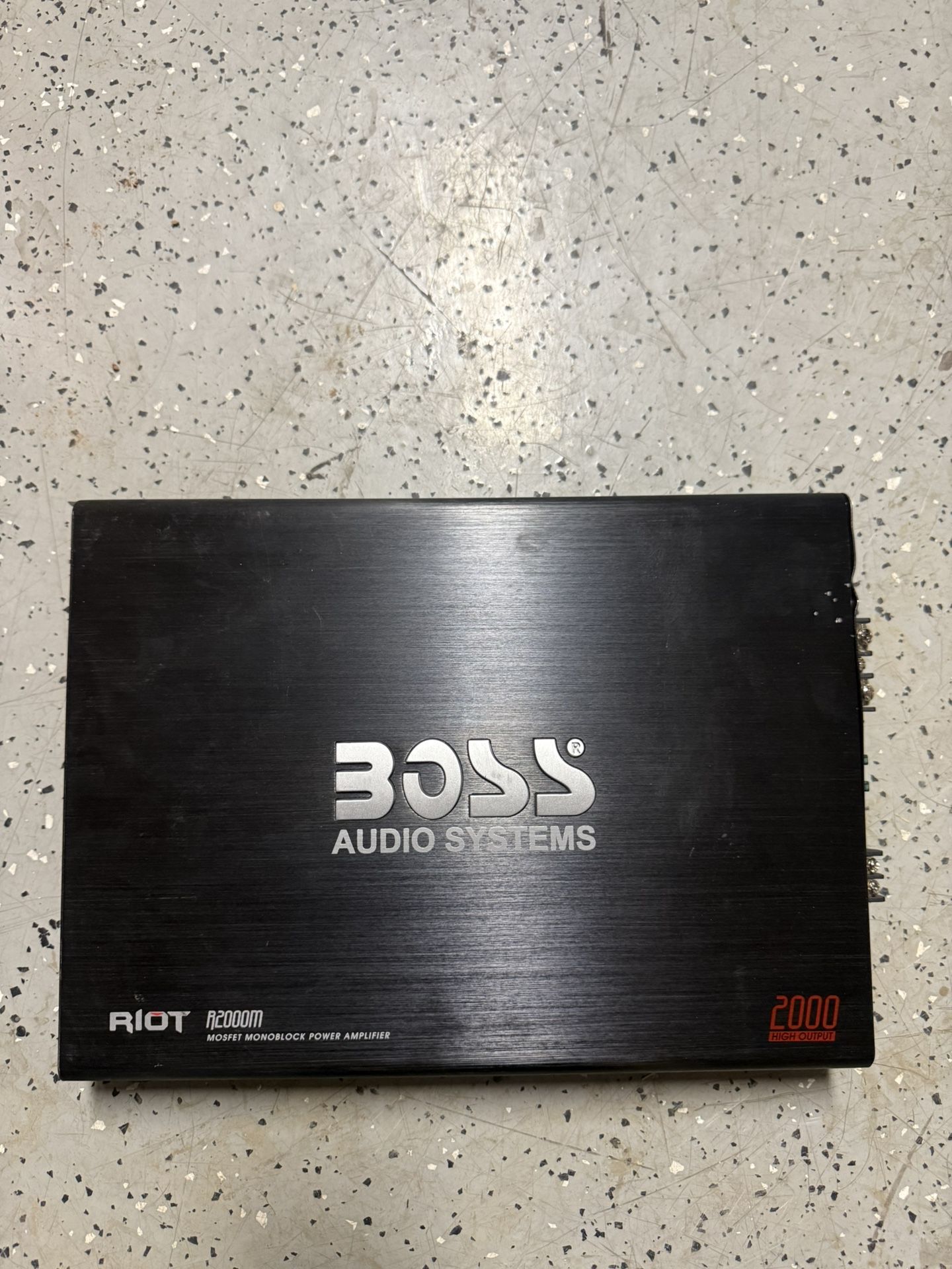 Boss 2000W Amp