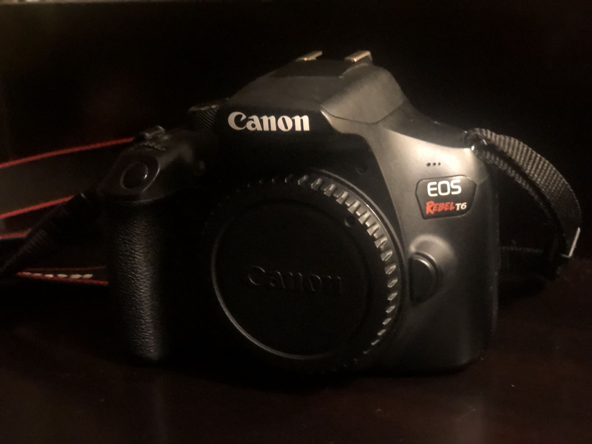 Canon EOS Rebel T6i DSLR with kit Lens