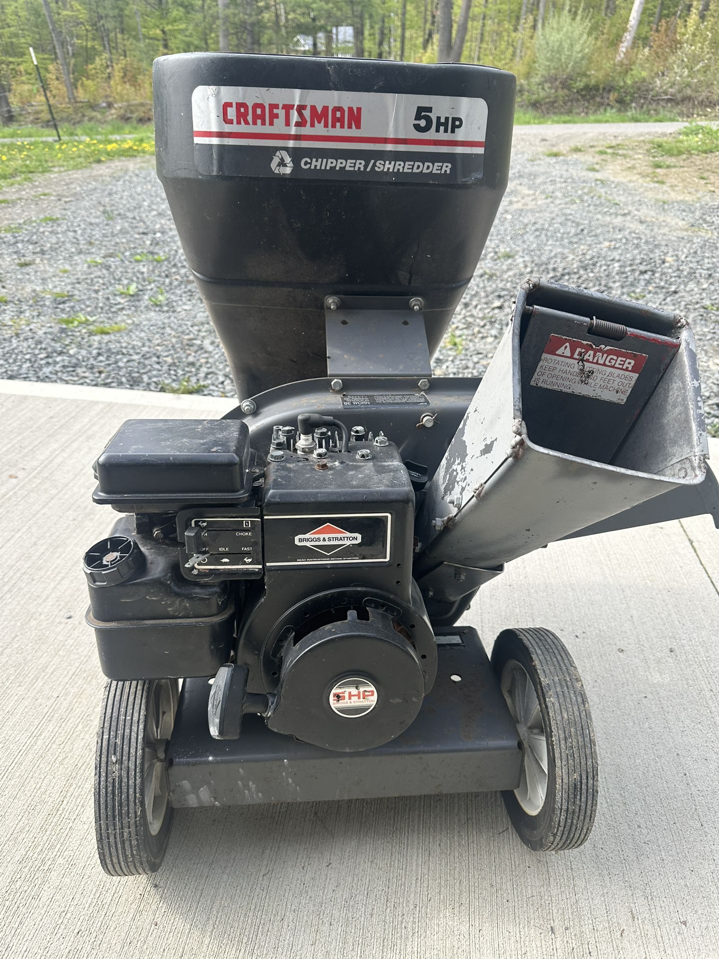 Craftsman 5 HP Gas Chipper Shredder READ AD NEEDS CARB CLEANED ONLY $150