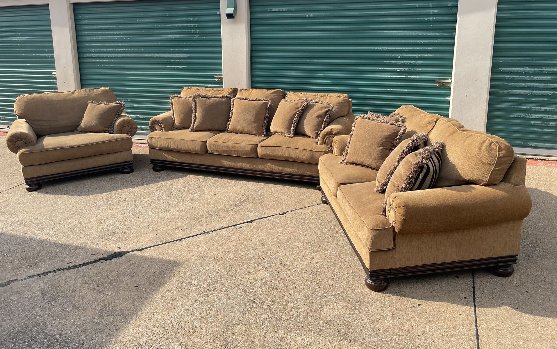 Great Couch Set - Free Delivery 