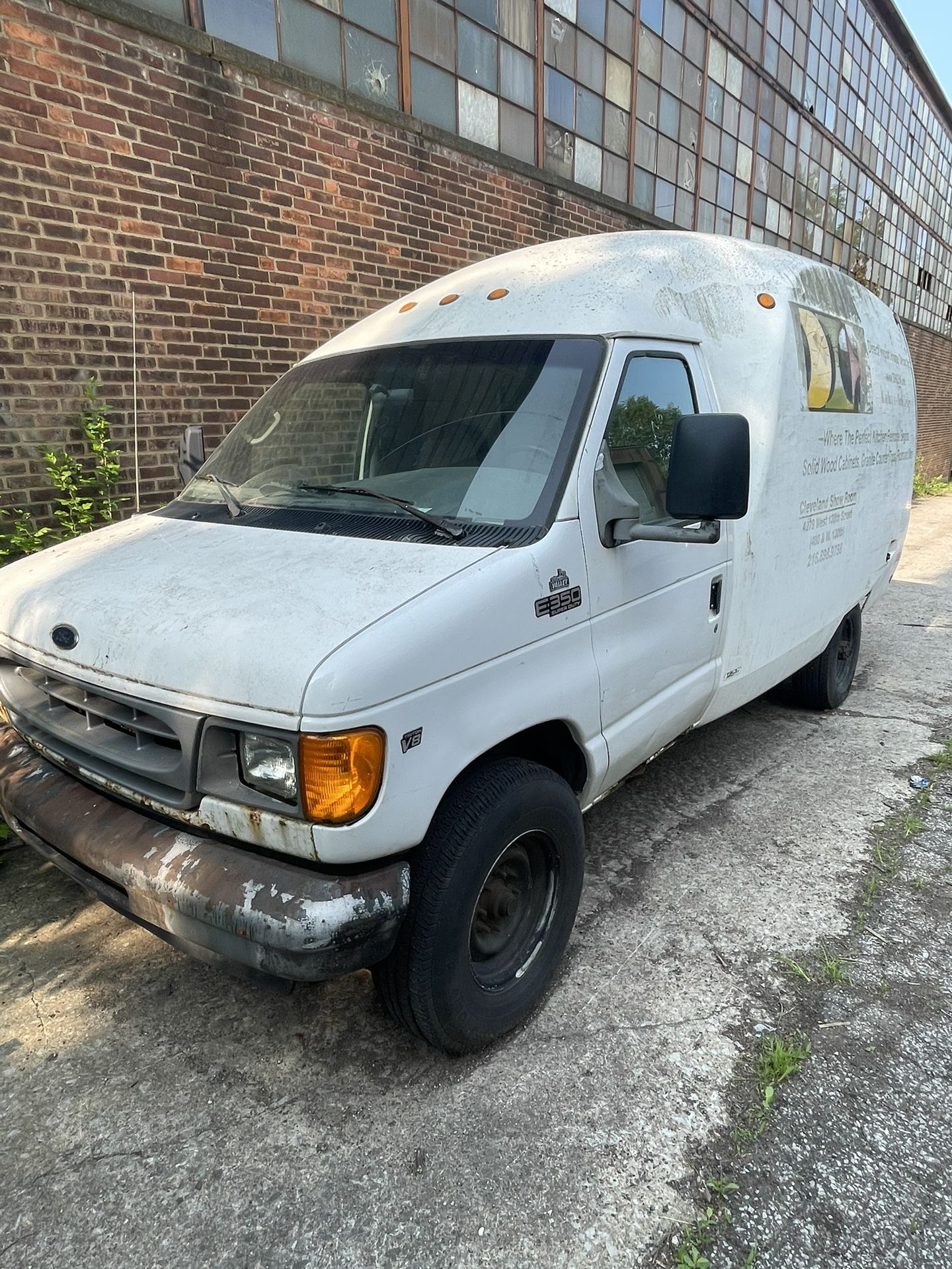 2002 Ford E-350