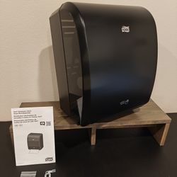 ELECTRONIC PAPER TOWEL DISPENSER (Tork) Black DURABLE, for HOME, GARAGE, RETAIL, COMMERCIAL (Used) Works Excellent 🎄🎁🎅
