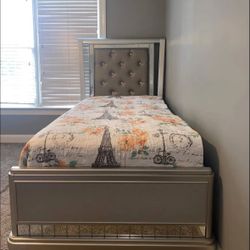 Twin Bedroom Set