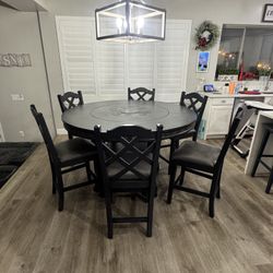 Dining Room Table And Chairs 