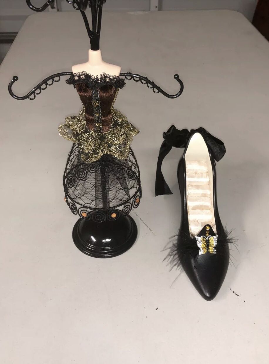 High heel shoe ring holder gown mannequin necklace bracelet stand butterfly