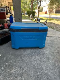 Igloo Hard-Sided Cooler Blue